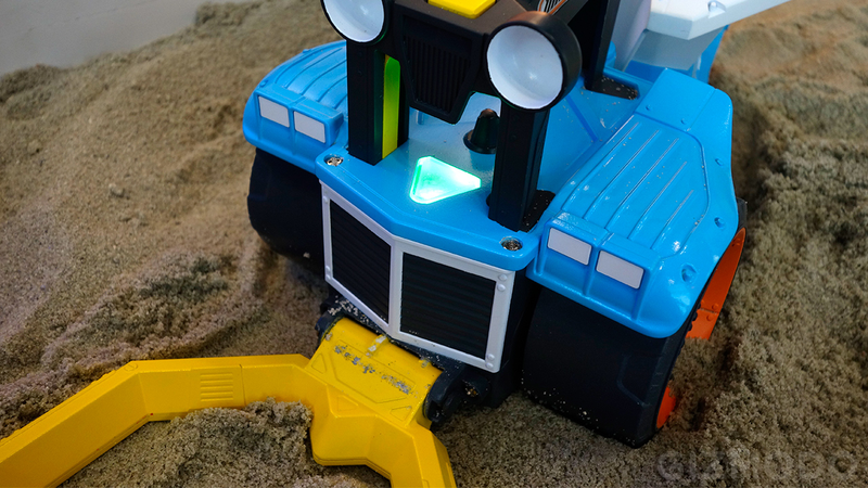 Illustration for article titled There's a Working Metal Detector On This Treasure-Hunting Toy Truck